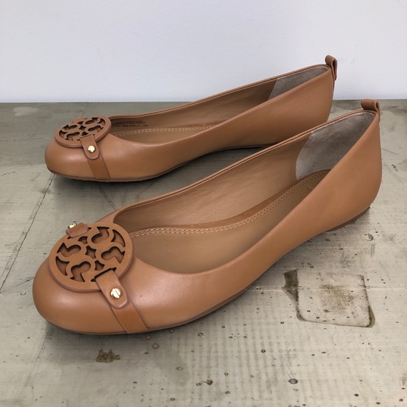 tory burch gabrielle flat